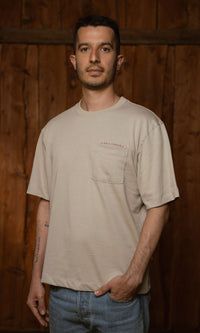 Camiseta Box oversized beige hombre